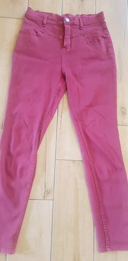 BDG maroon skinny jeans